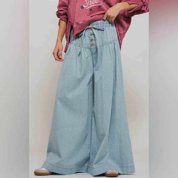 NWT Urban Daizy Pleated Wide-Leg Button Closure Jeans Light Wash Drawstring - Picture 7 of 9